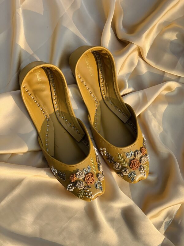 Yellow Embroidery Flower Ladies Khussa