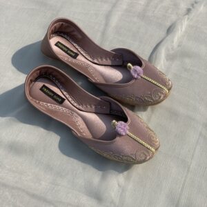 Elegant Purple Embroidered Khussa